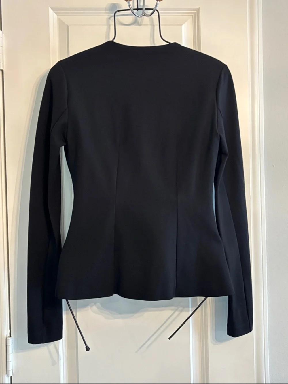 Armani Exchandge women’s V neck Collarless Black Blazer. Single hook closure - M